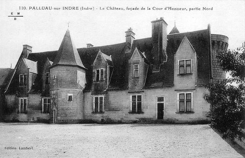 CPA_Palluau_Chateau_CourHonneur