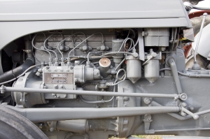 1956-Ferguson-TEF20-France-28Cv-moteur