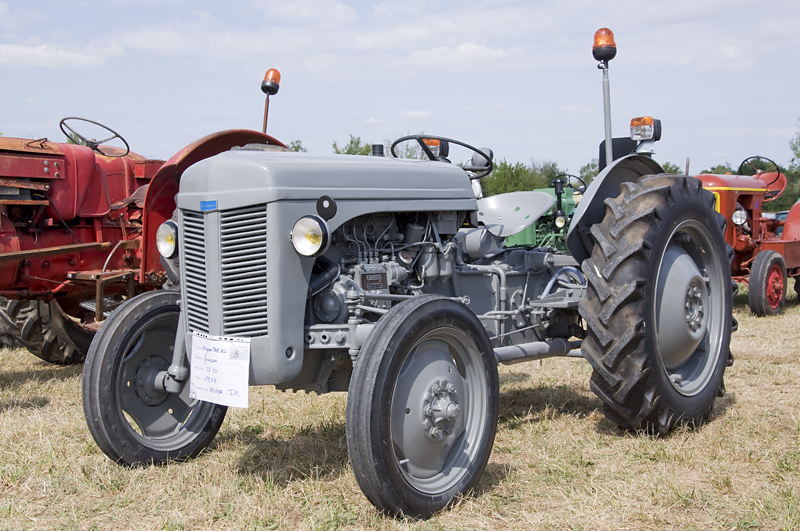 1956-Ferguson-TEF20-France-28Cv