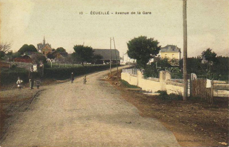 CPA_Ecueillé_Avenuegare3