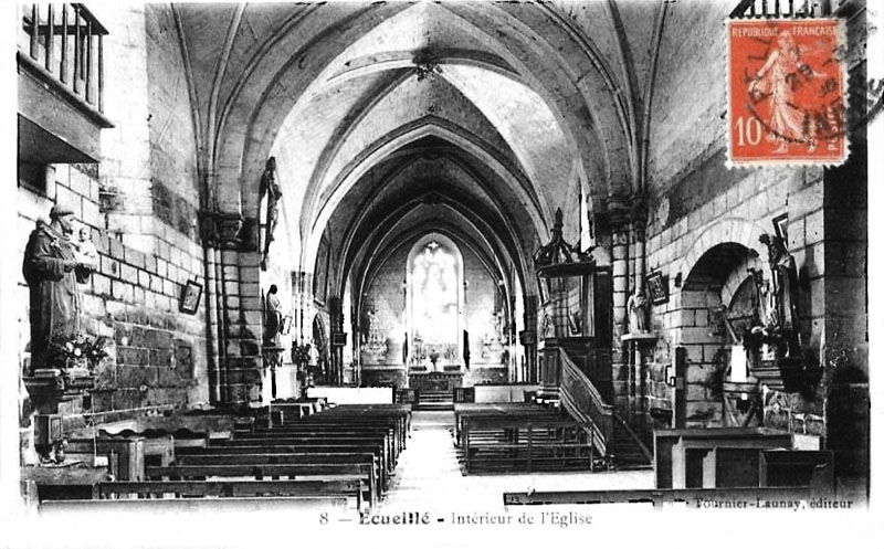 CPA_Ecueillé_IntérieurVieilleEglise2