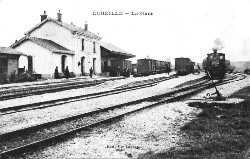 CPA_Ecueillé_LaGare