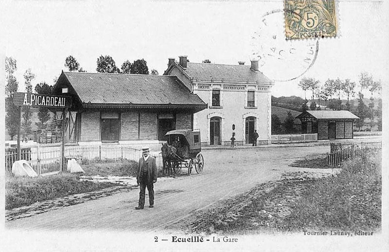 CPA_Ecueillé_LaGare2