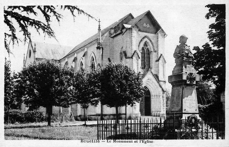 CPA_Ecueillé_LeMonumentEglise