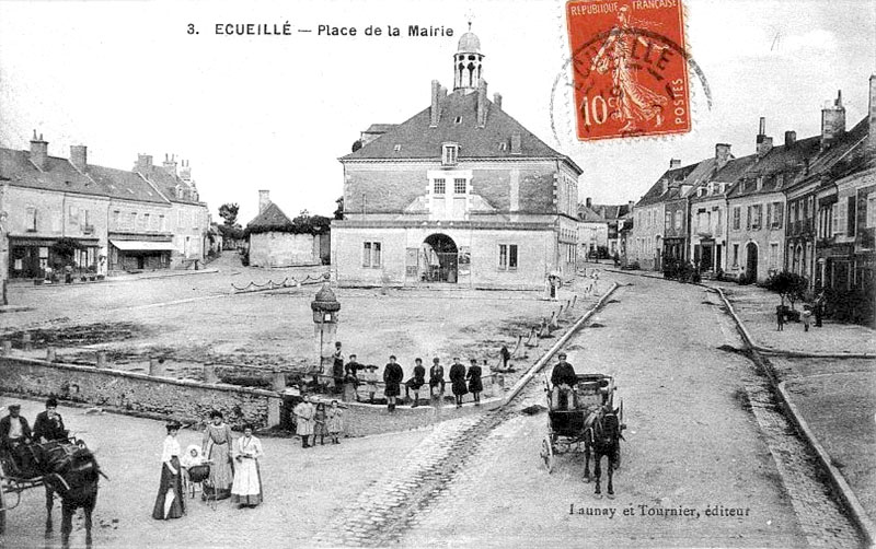 CPA_Ecueillé_PlaceMairie2