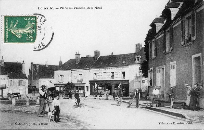 CPA_Ecueillé_PlaceMarchéNord