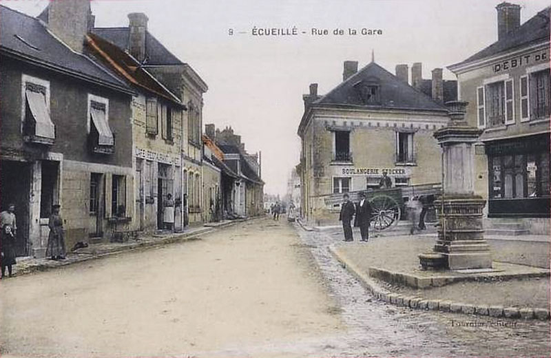 CPA_Ecueillé_RueGare