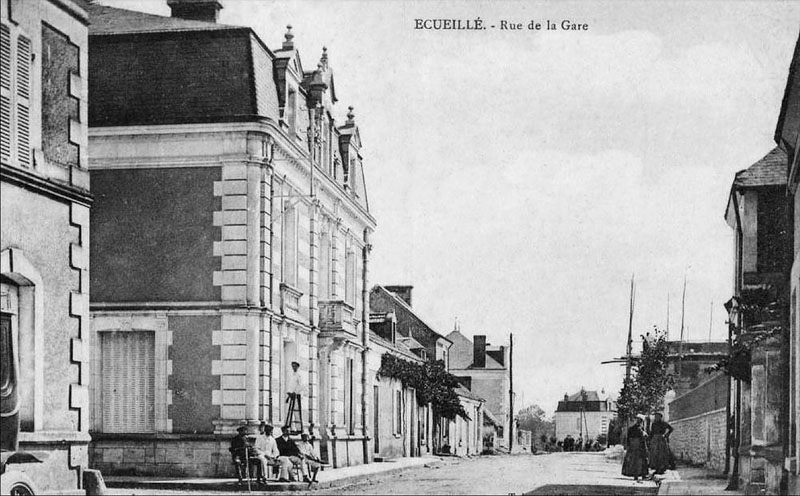 CPA_Ecueillé_RueGare2