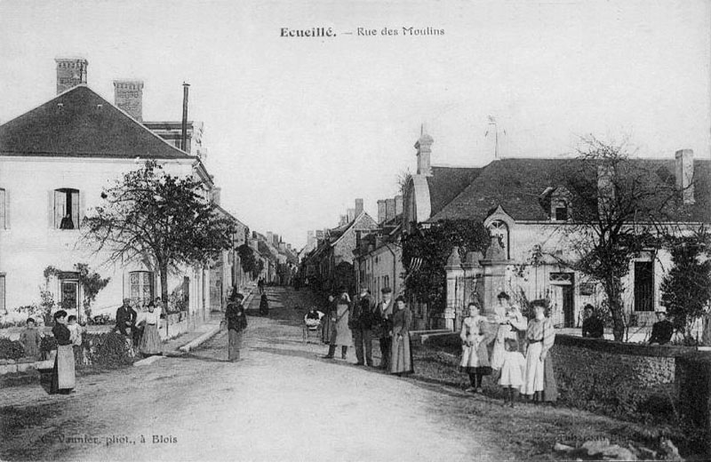CPA_Ecueillé_RueMoulins
