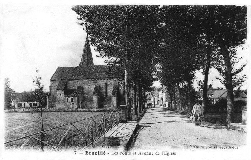 CPA_Ecueillé_VieilleEglisePonts2