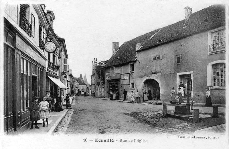 CPA_Ecueillé_route-de-léglise